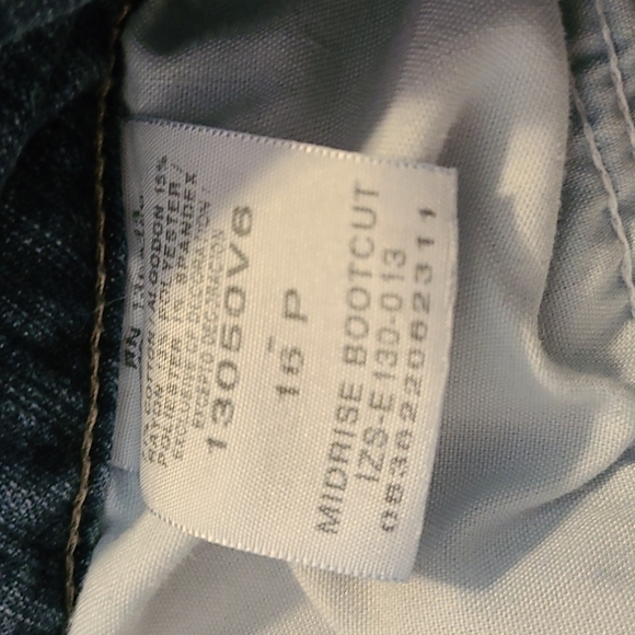 Women's Riders by Lee Midrise Bootcut Jeans. Size 16P - Picture 4 of 5